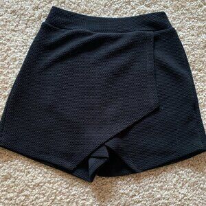 Soprano black skort